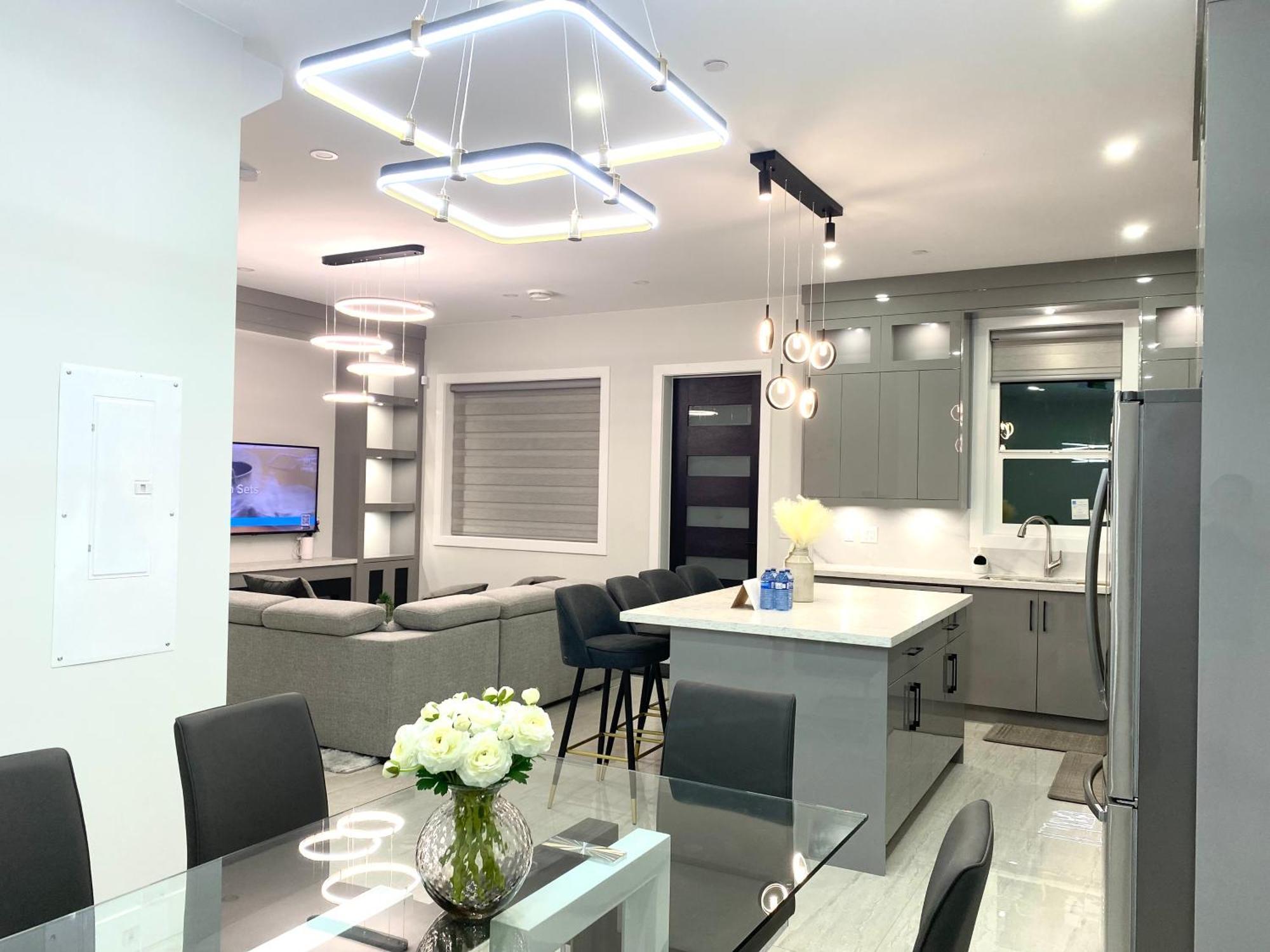 Modern And New House Near Pne With Big Garden And Free Parking Daire Vancouver Dış mekan fotoğraf