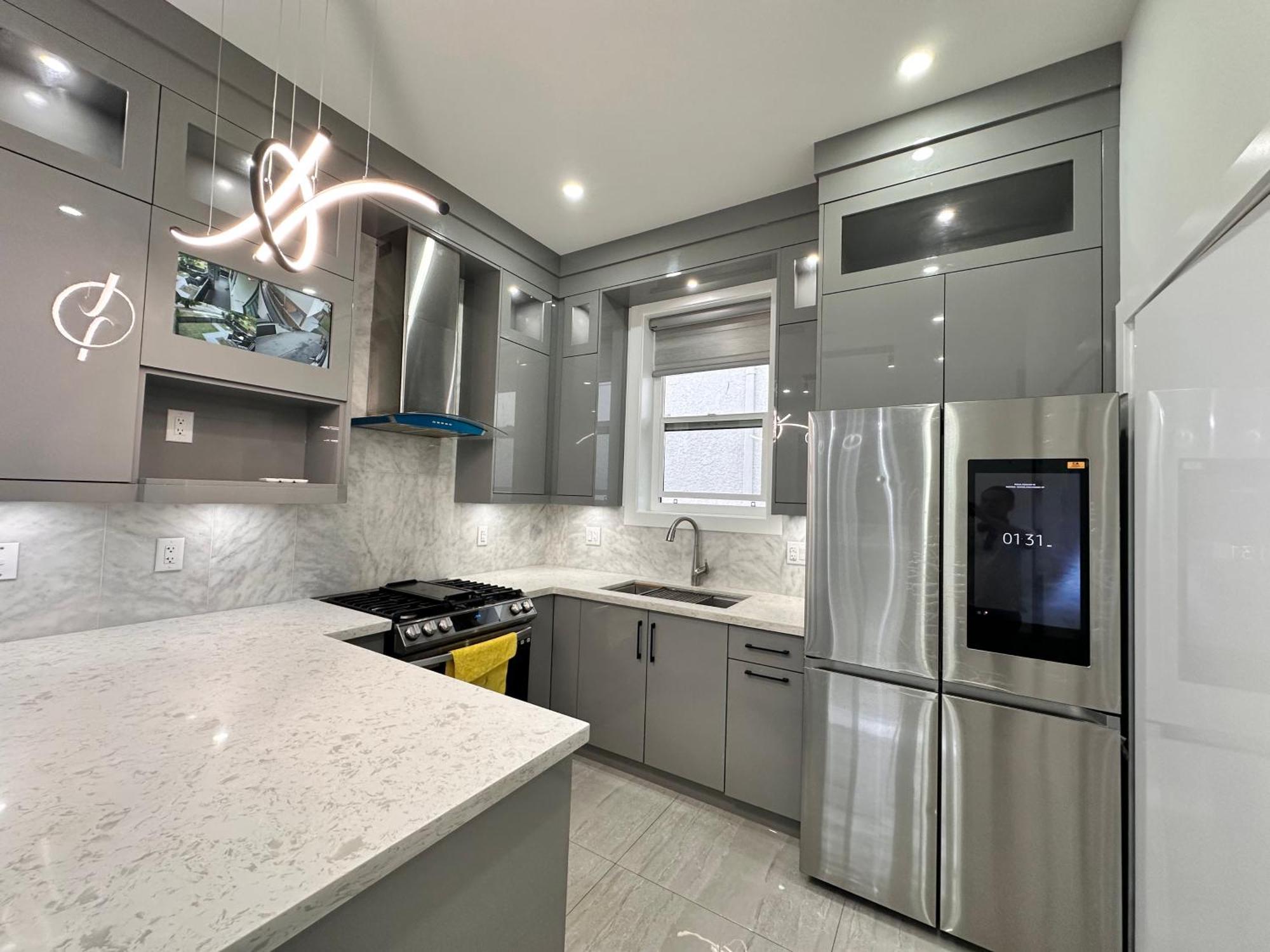 Modern And New House Near Pne With Big Garden And Free Parking Daire Vancouver Dış mekan fotoğraf